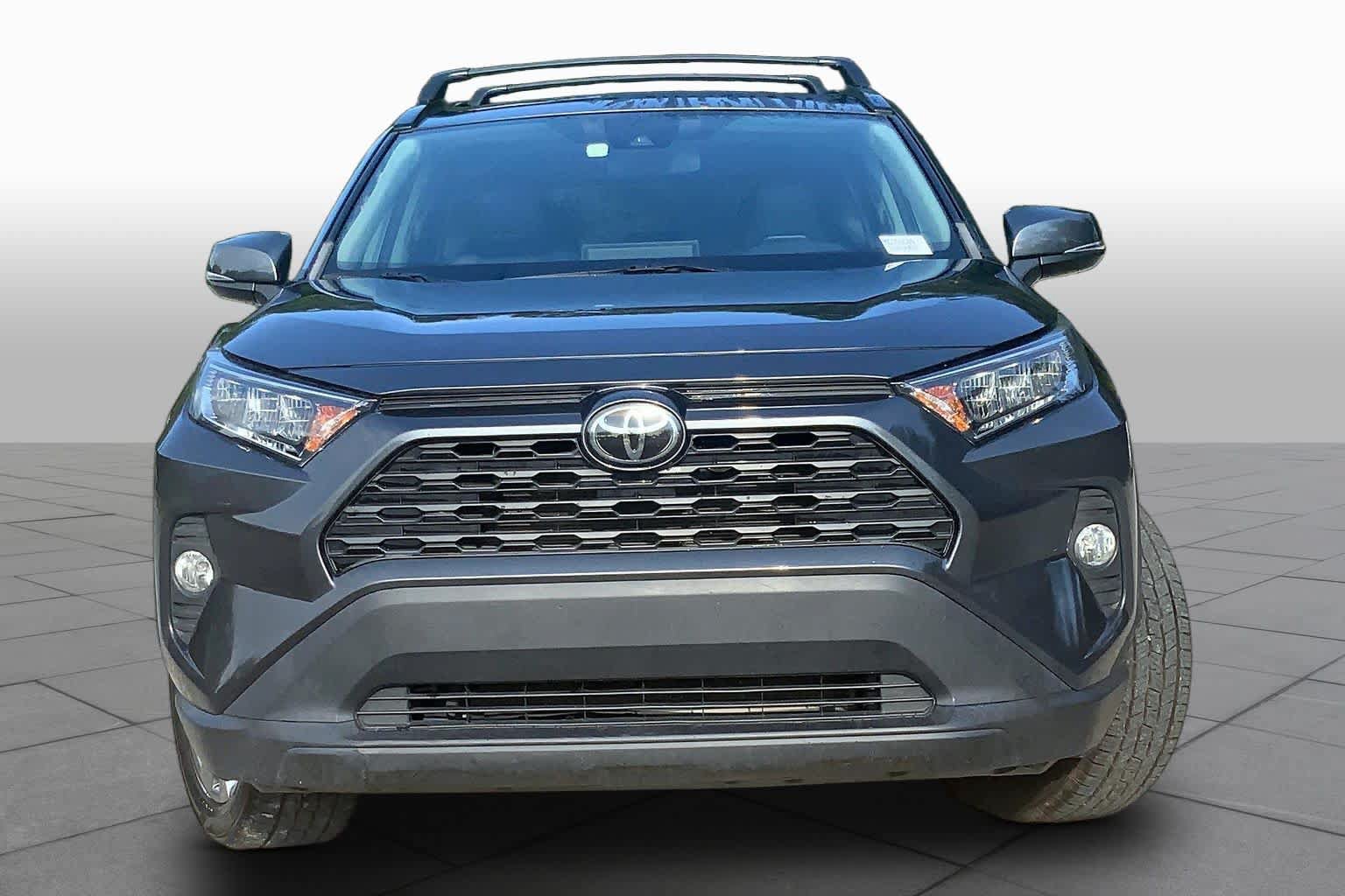 Used 2021 Toyota RAV4 XLE Premium FWD image 4