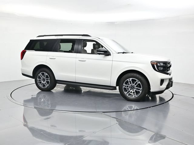 Certified 2025 Ford Expedition Active AWD/4WD image 3