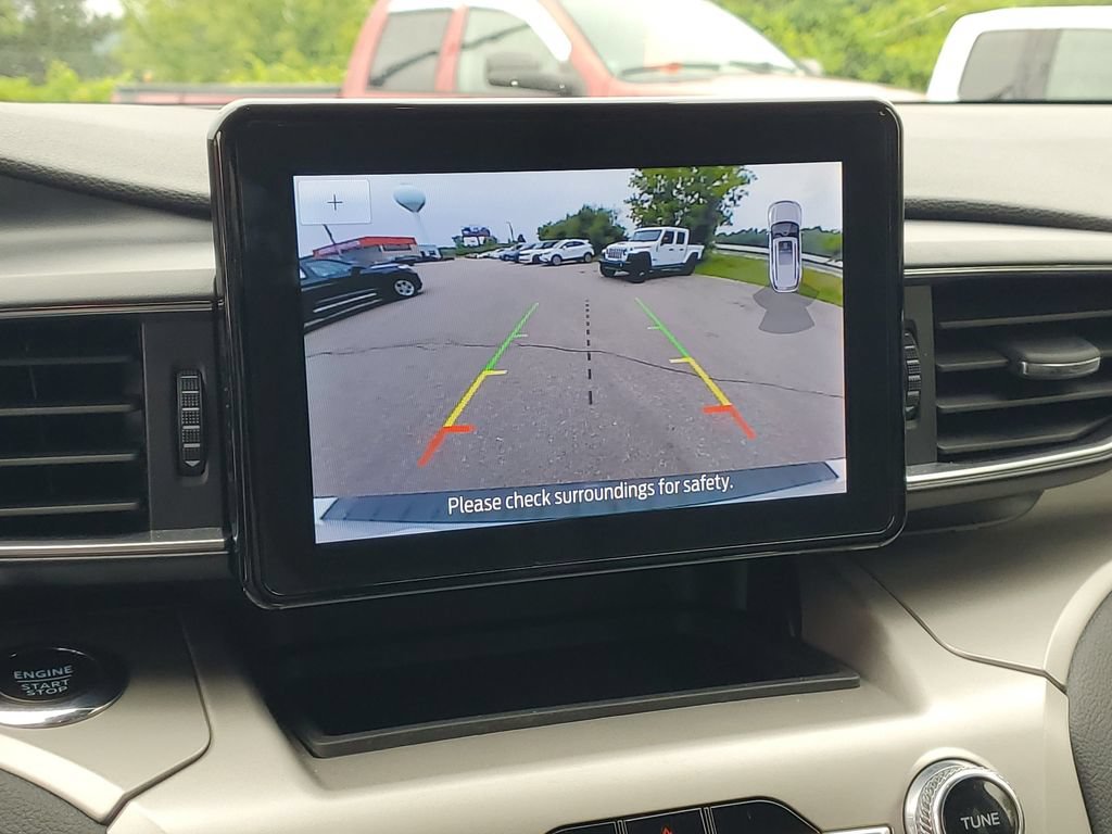 Certified 2022 Ford Explorer XLT w/ Equipment Group 202A AWD/4WD image 29