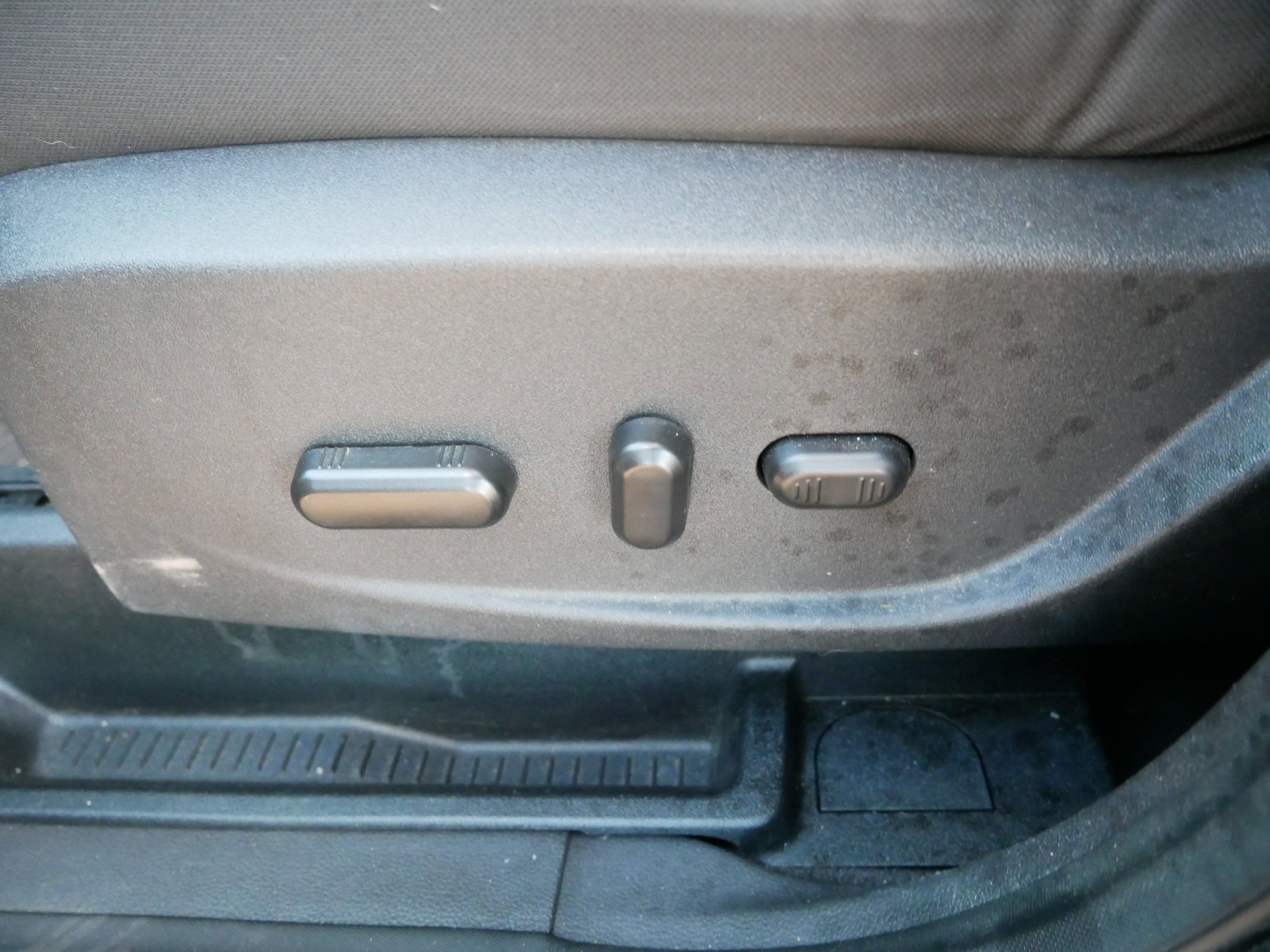 Certified 2017 Ford Escape SE w/ Equipment Group 201A image 19