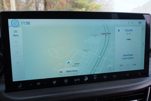 Certified 2025 Ford Escape SE w/ PHEV Premium Package image 27