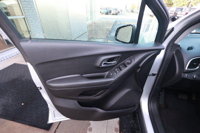 Used 2018 Chevrolet Trax LS AWD/4WD image 13