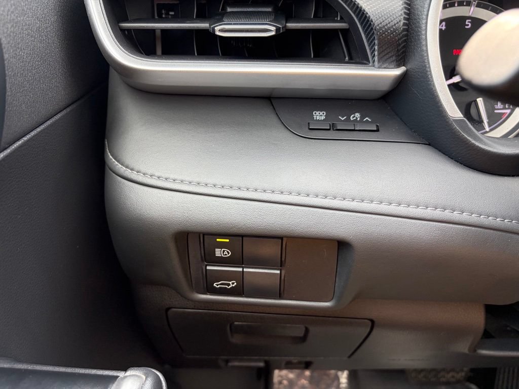 Used 2022 Toyota Highlander XSE AWD/4WD image 35