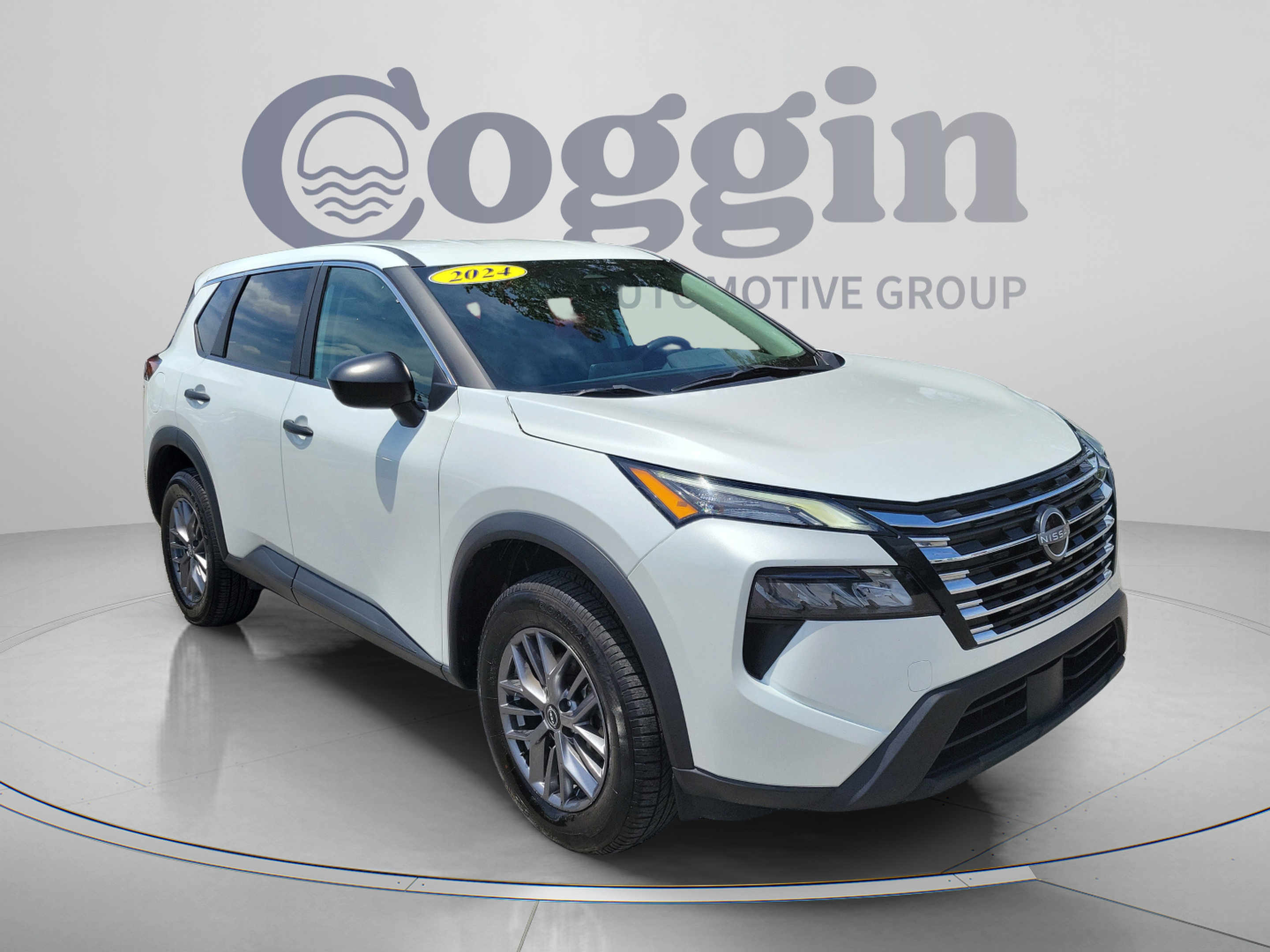 Used 2024 Nissan Rogue S AWD/4WD image 4