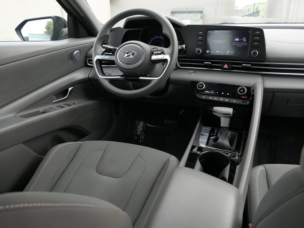 Used 2023 Hyundai Elantra Blue FWD image 26