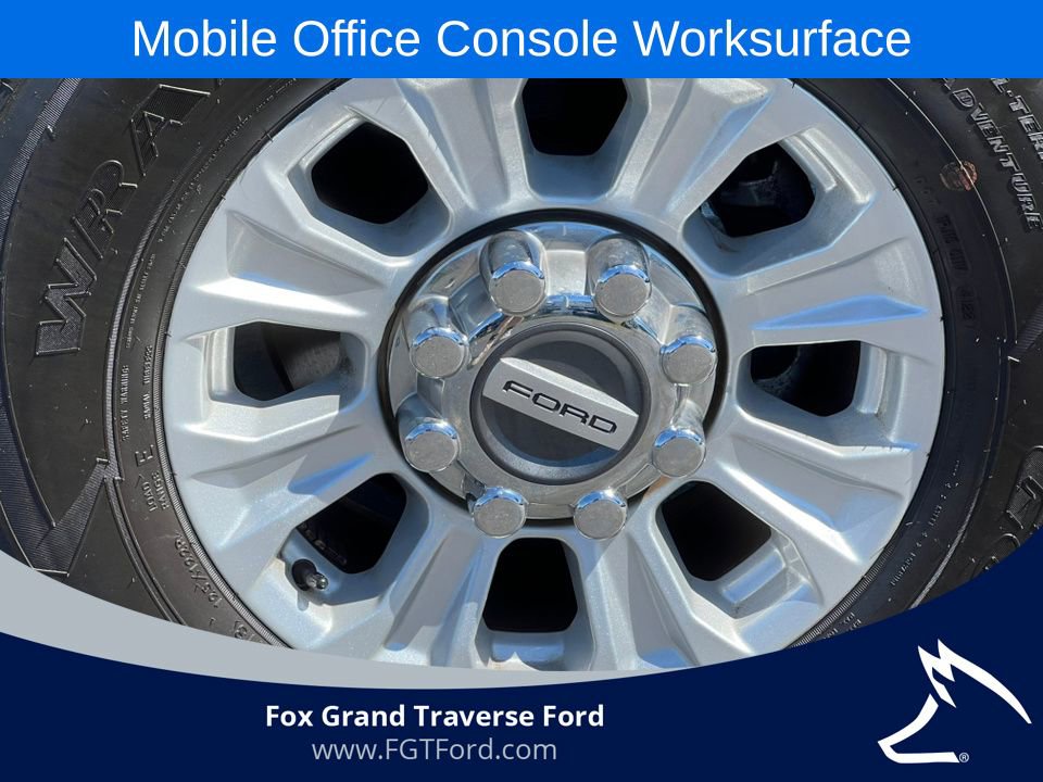 Certified 2022 Ford F250 XL w/ STX Appearance Package AWD/4WD image 9