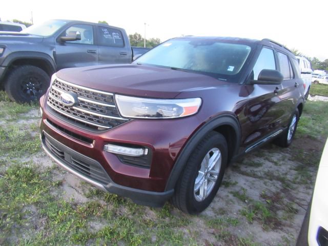 Certified 2022 Ford Explorer XLT w/ Equipment Group 202A RWD image 3