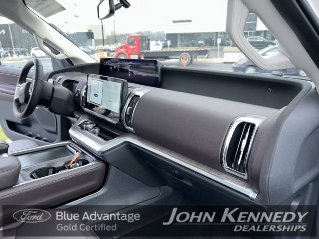 Certified 2025 Ford Expedition Max Platinum w/ Platinum Ultimate Package image 42