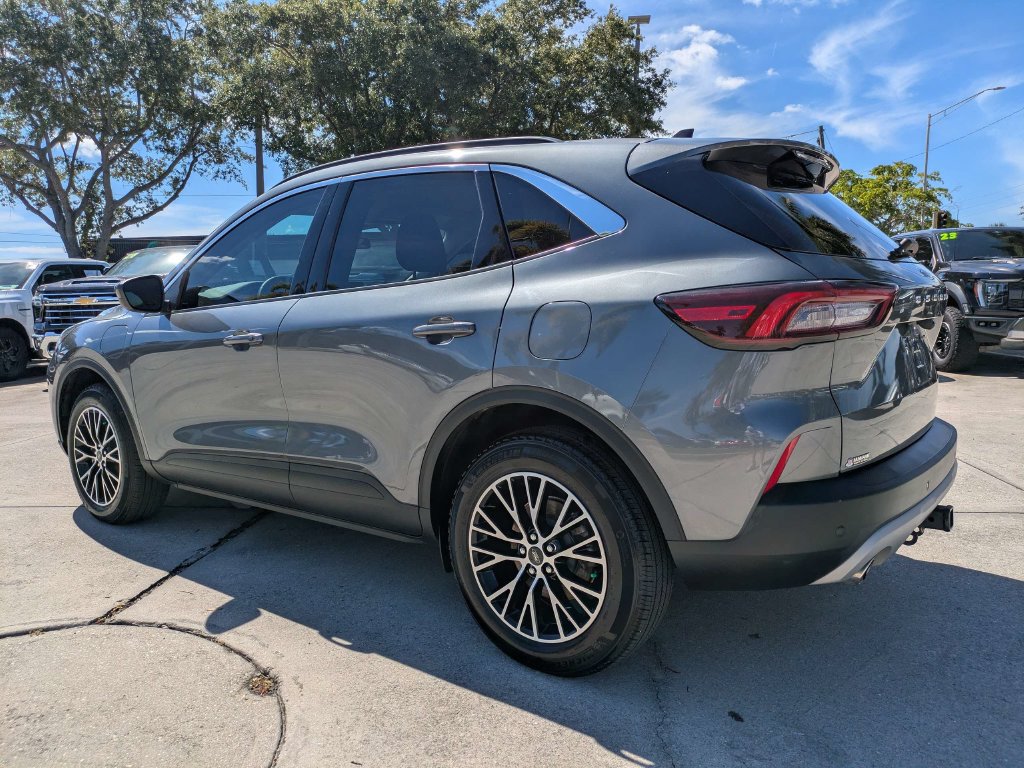 Certified 2024 Ford Escape SE w/ Class II Trailer Tow Package FWD image 6