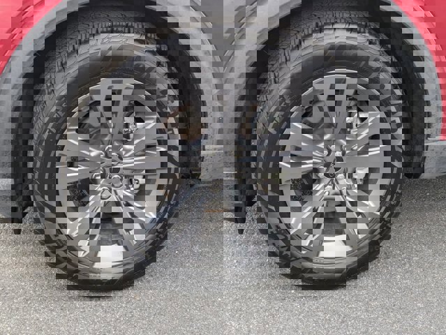 Certified 2022 Ford Explorer XLT w/ Equipment Group 202A image 11