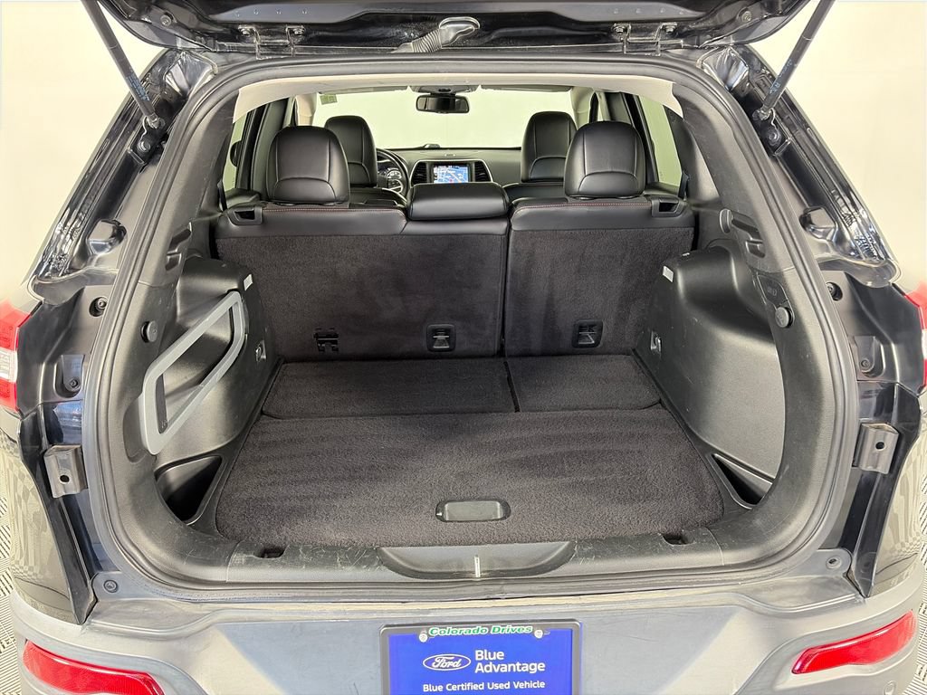 Used 2017 Jeep Cherokee Trailhawk w/ Trailer Tow Group AWD/4WD image 26