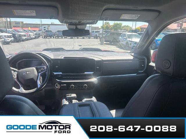 Used 2022 Chevrolet Silverado 1500 LT Trail Boss w/ Convenience Package II AWD/4WD image 12