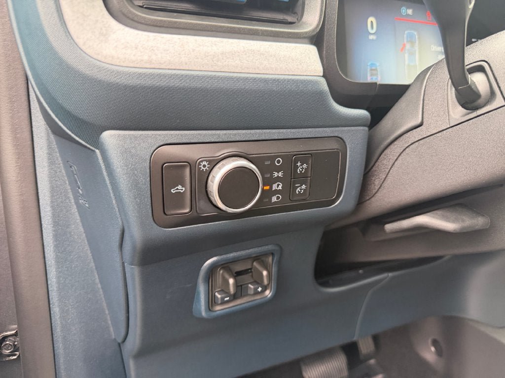 Certified 2025 Ford Maverick XLT w/ 4K Tow Package AWD/4WD image 19