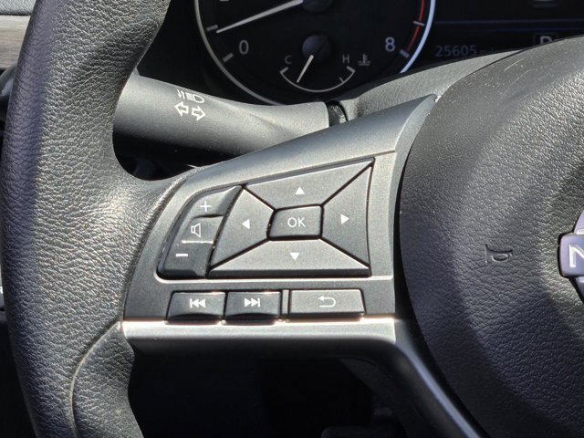 Used 2024 Nissan Altima 2.5 SV FWD image 14