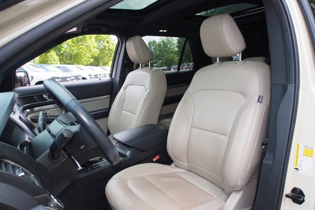 Certified 2018 Ford Explorer XLT w/ Equipment Group 202A FWD image 20