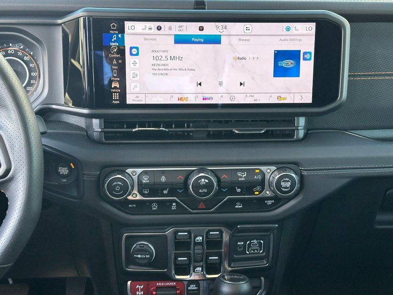 Used 2024 Jeep Gladiator Mojave w/ Technology Group image 13