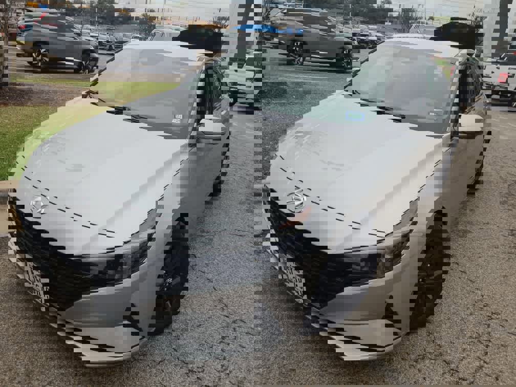 Used 2023 Hyundai Elantra SEL w/ Cargo Package image 8