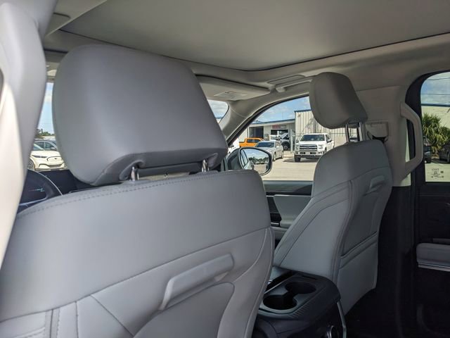 Certified 2025 Ford Expedition Max Platinum w/ Driver's Package AWD/4WD image 19