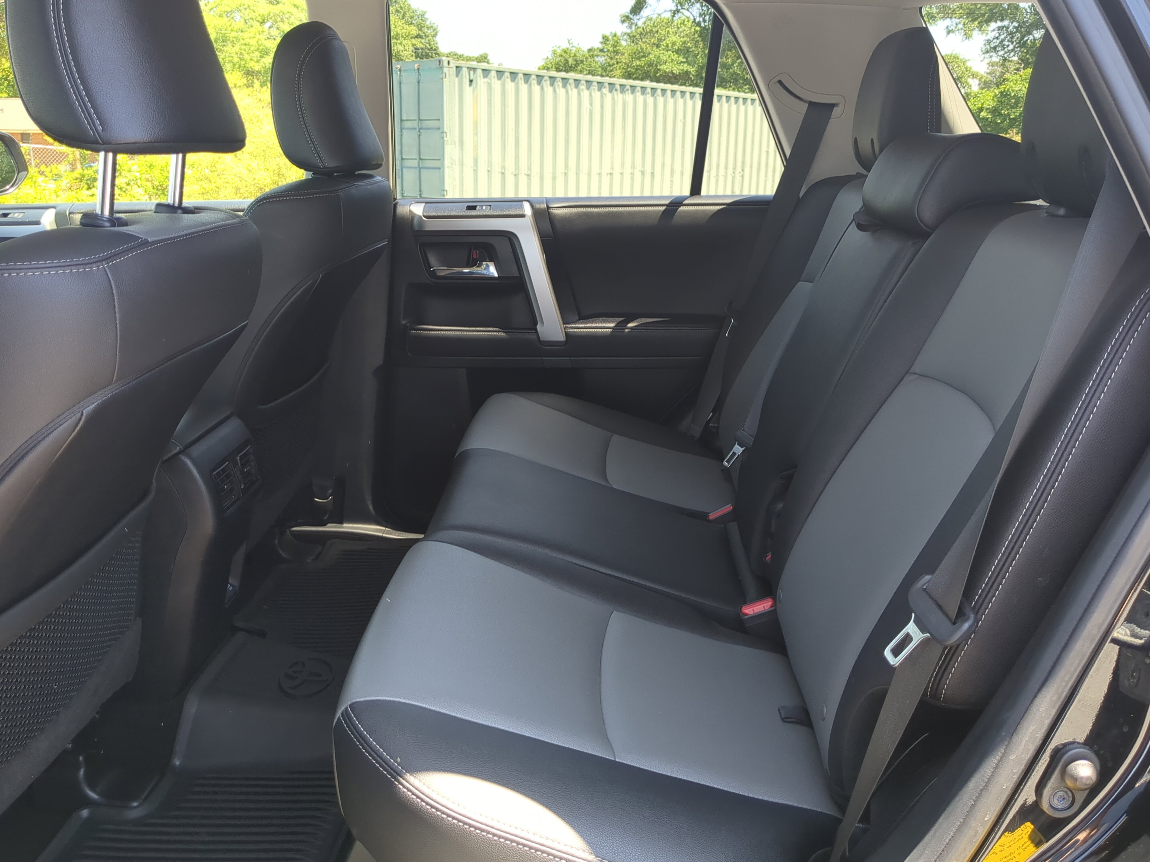 Used 2020 Toyota 4Runner SR5 Premium w/ Moonroof Package RWD image 12