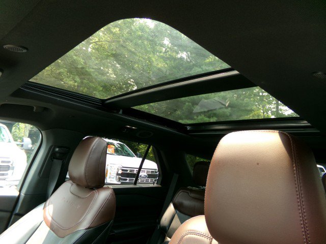 Certified 2023 Ford Explorer Platinum w/ Premium Technology Package AWD/4WD image 18