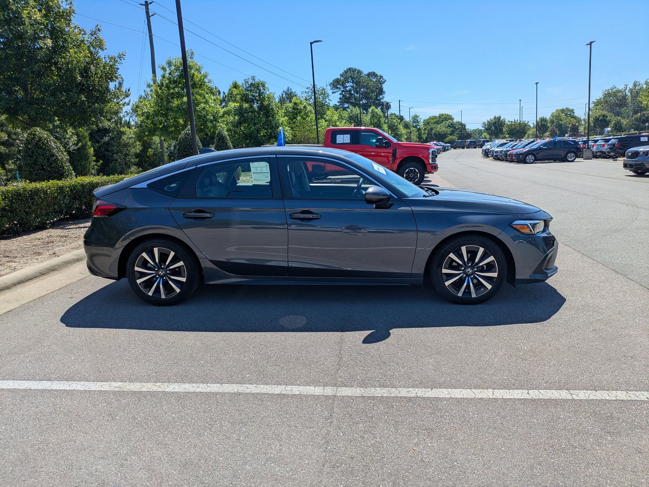 Used 2024 Honda Civic EX-L image 3