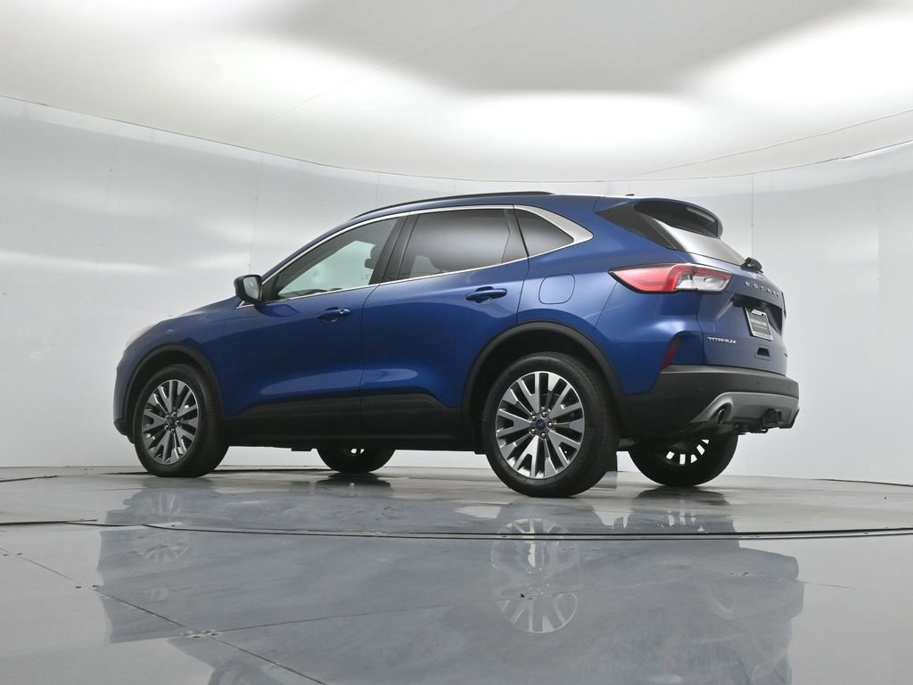 Certified 2022 Ford Escape Titanium w/ Class II Trailer Tow Package image 21