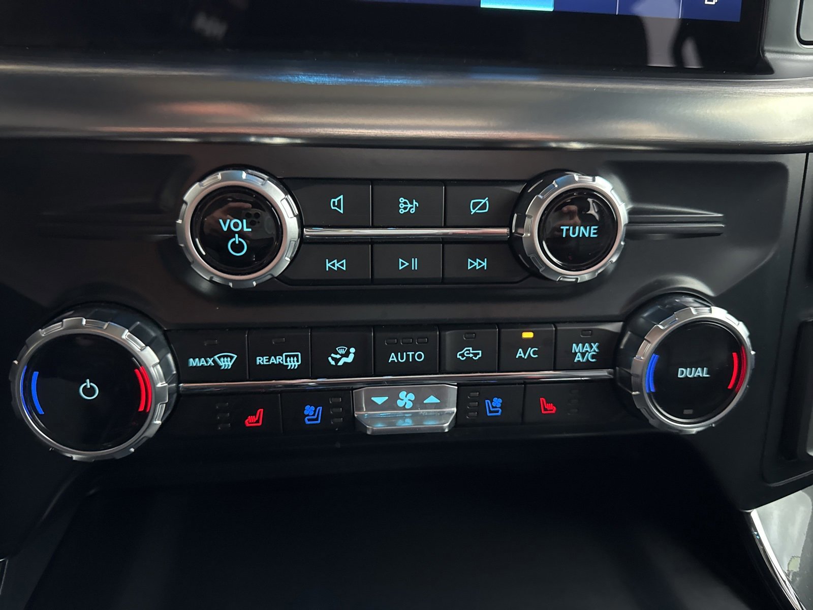 Certified 2023 Ford F150 Lariat w/ Equipment Group 502A High image 35