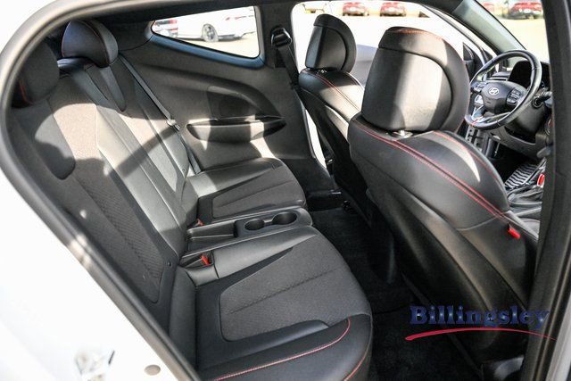 Used 2020 Hyundai Veloster Turbo image 13