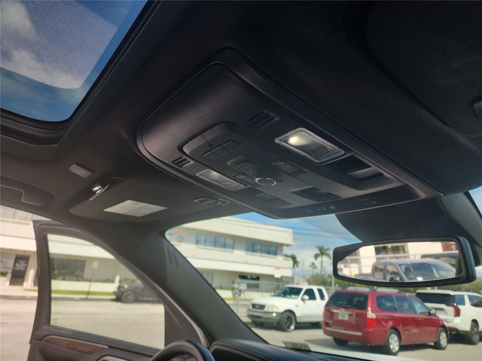 Used 2023 Chevrolet Suburban Z71 w/ Z71 Off-Road Package image 35