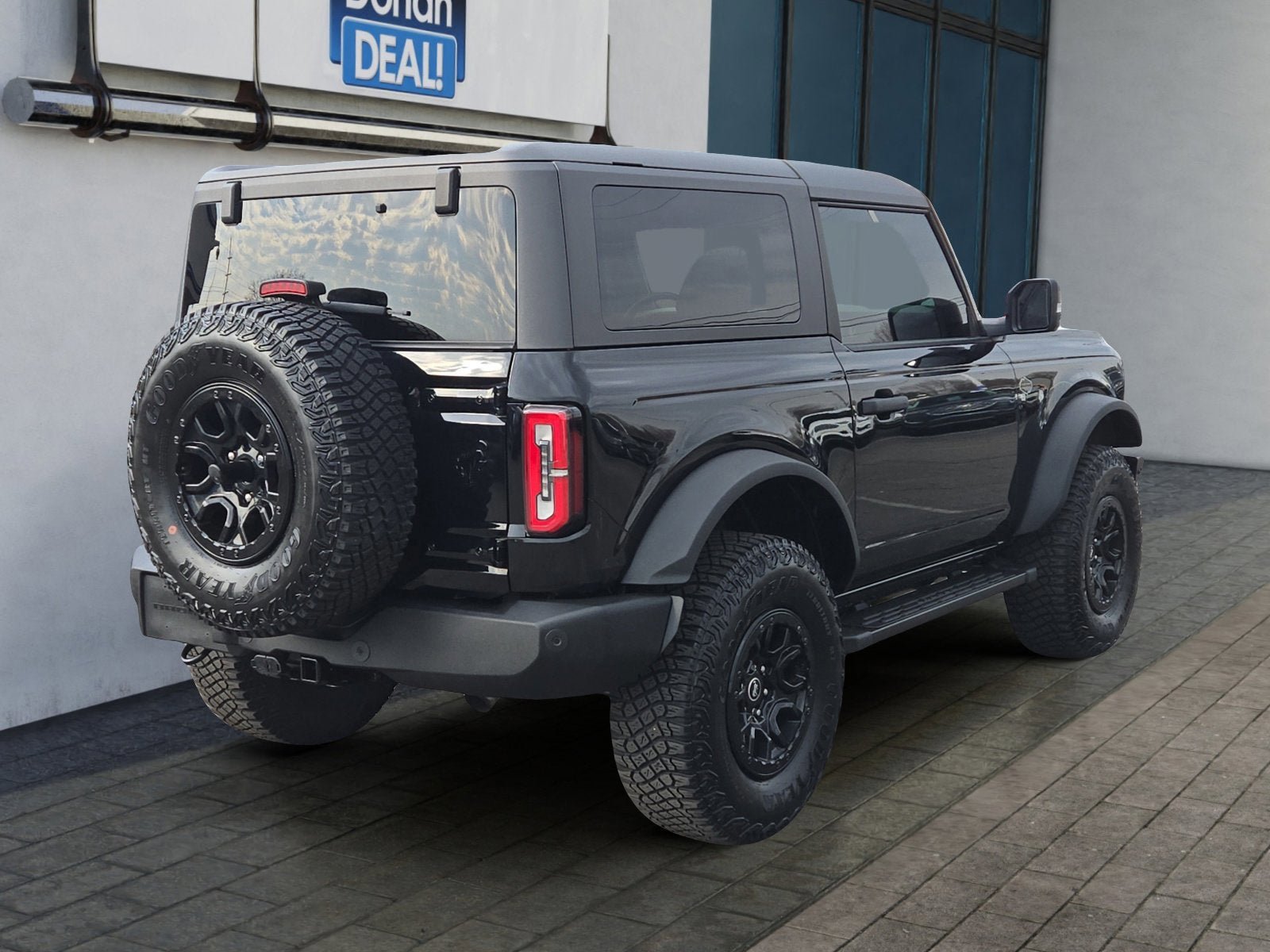 Certified 2023 Ford Bronco Wildtrak AWD/4WD image 5
