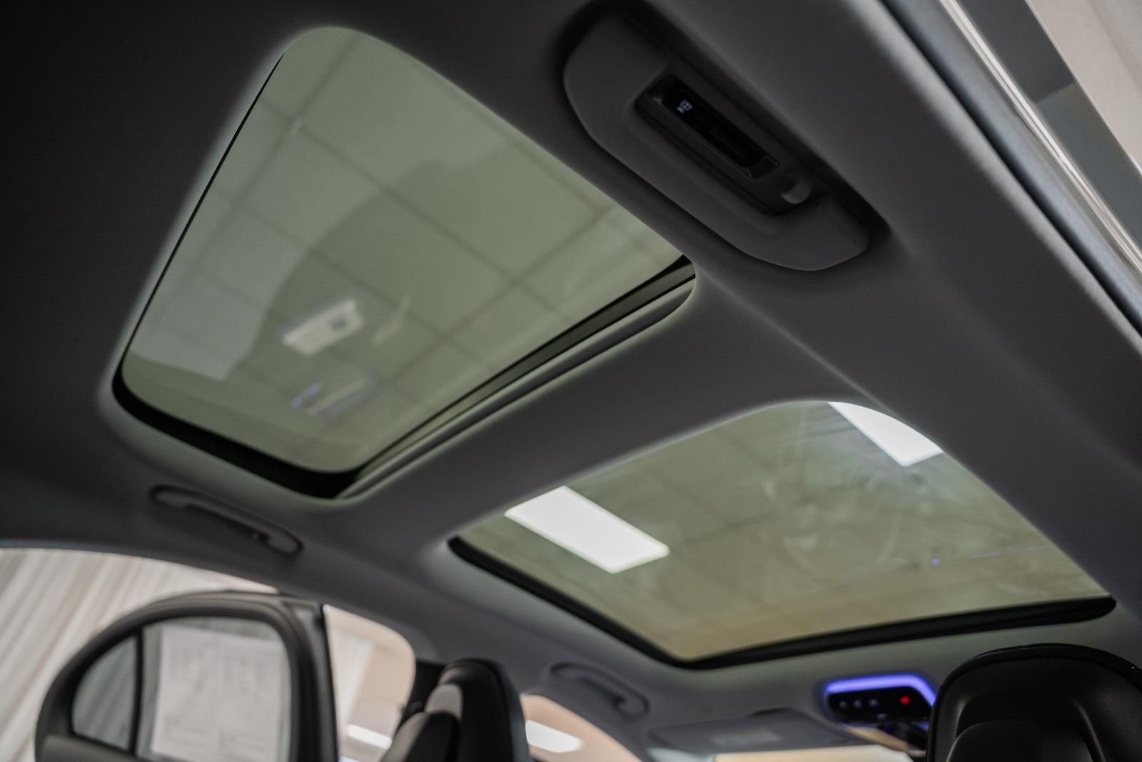 Used 2025 Mercedes-Benz E 350 4MATIC Sedan image 37