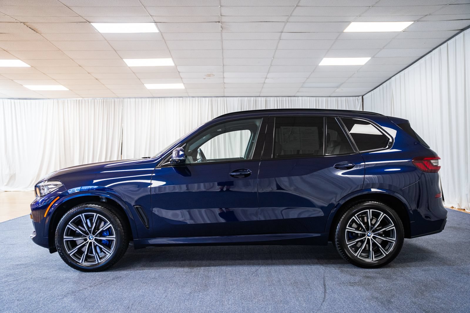 Used 2022 BMW X5 M50i w/ Premium Package AWD/4WD image 4