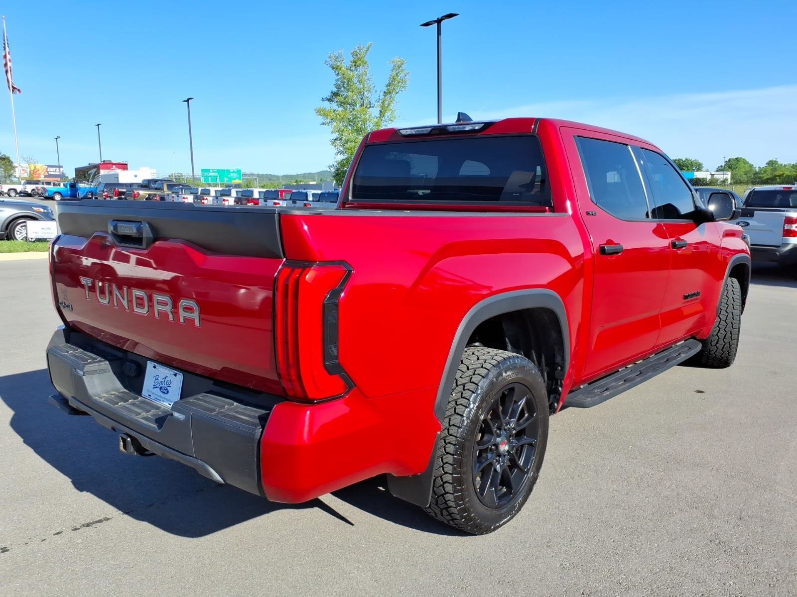 Used 2022 Toyota Tundra SR5 AWD/4WD image 3
