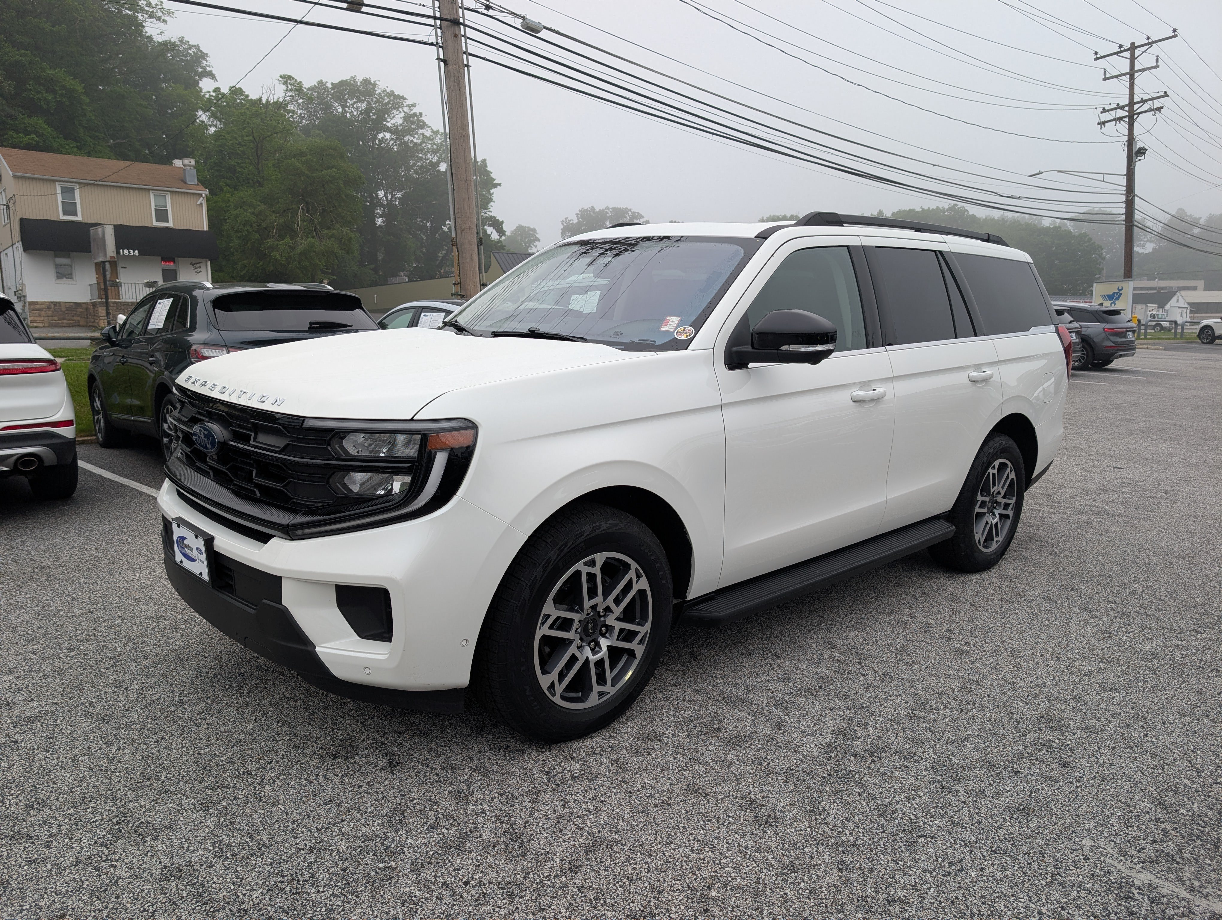 Certified 2025 Ford Expedition Active AWD/4WD image 2