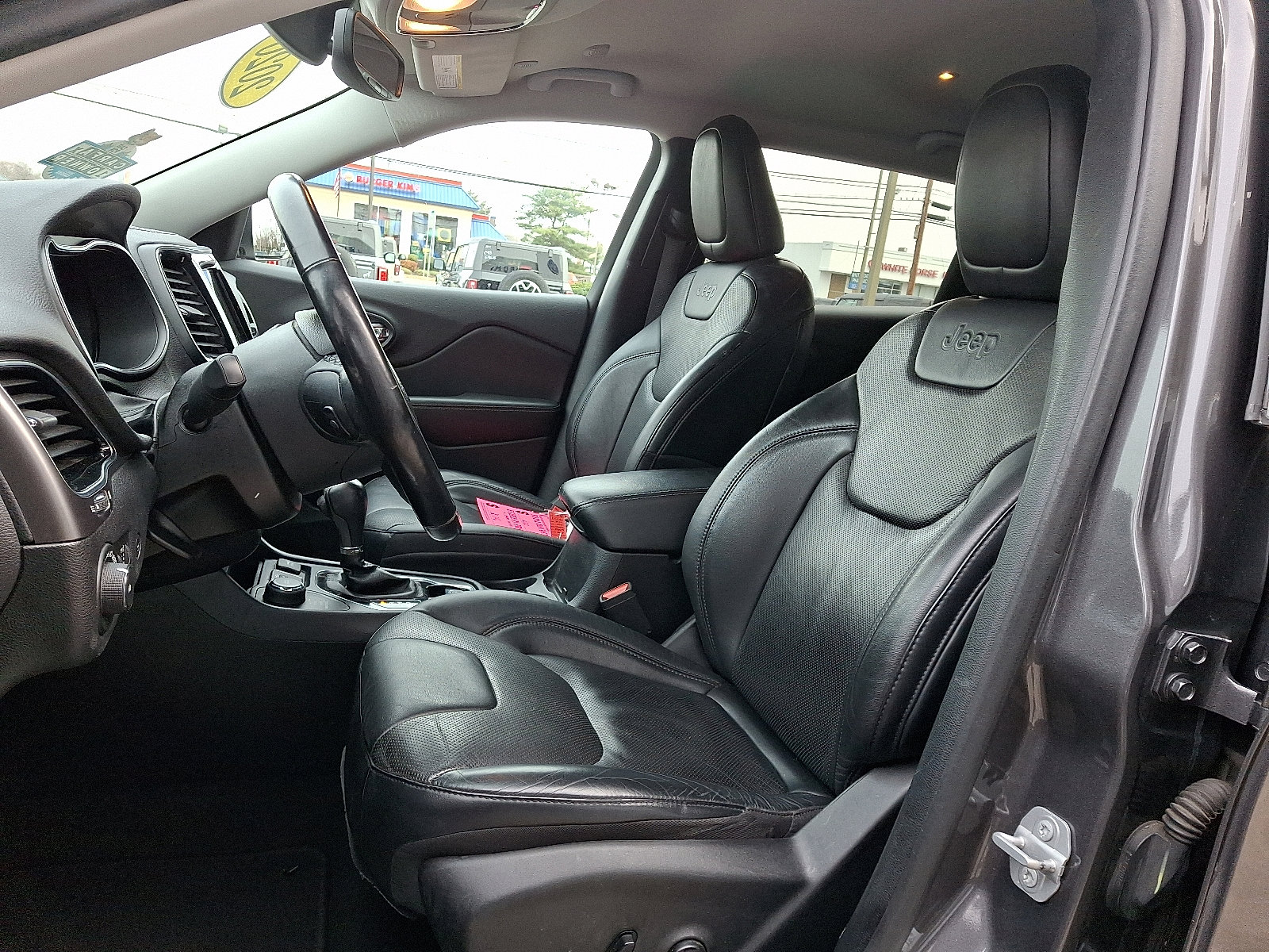 Used 2020 Jeep Cherokee Limited image 17