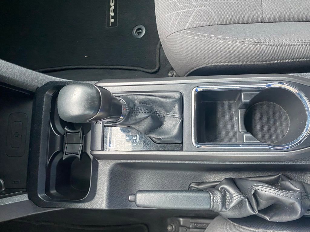 Used 2018 Toyota Tacoma TRD Sport w/ Technology Package RWD image 18