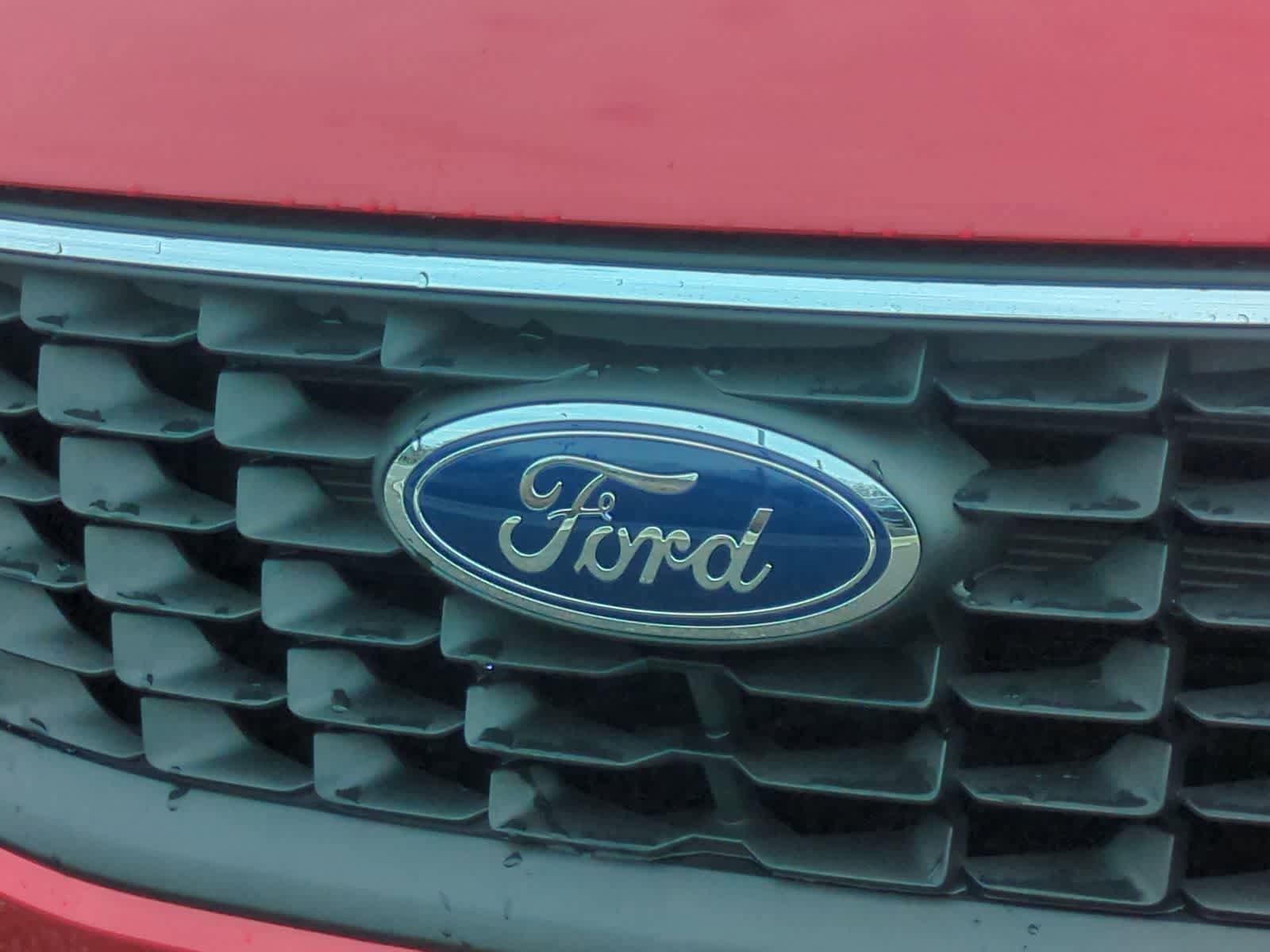 Certified 2025 Ford Escape SE w/ Class II Trailer Tow Package FWD image 12