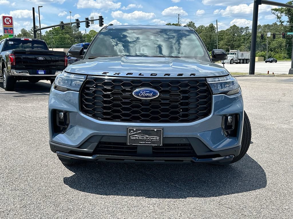 Certified 2025 Ford Explorer ST-Line w/ Premium Package RWD image 5