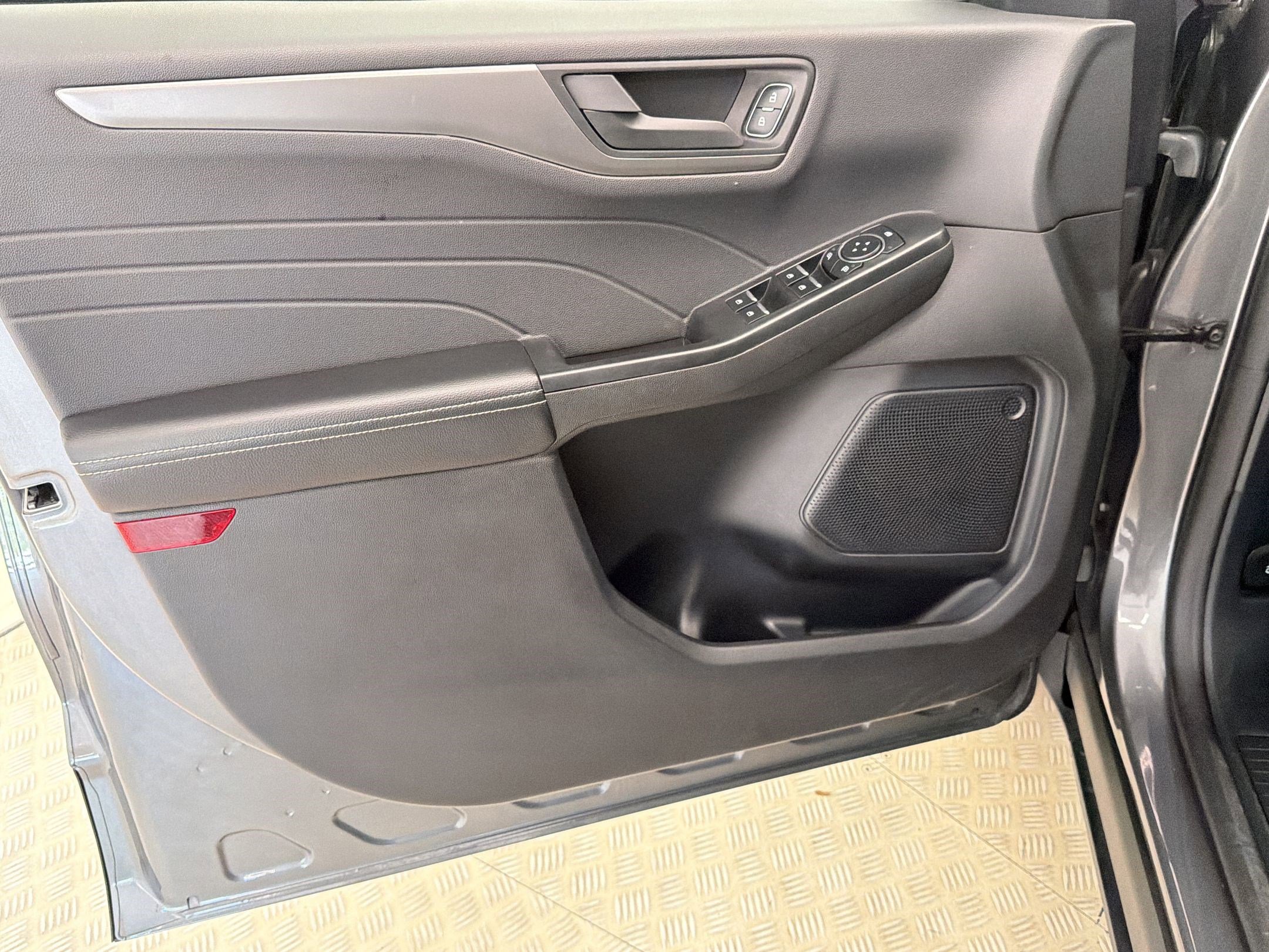 Certified 2025 Ford Escape Active image 2