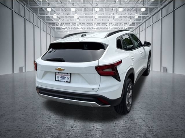 Used 2024 Chevrolet Trax LT FWD image 8
