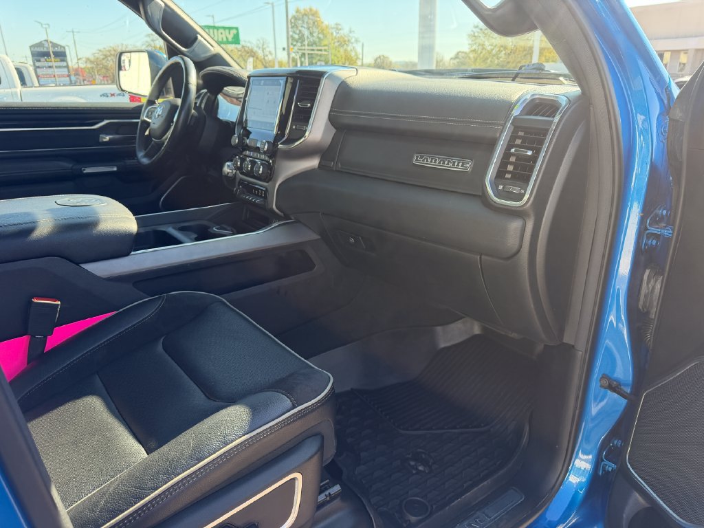Used 2022 RAM 1500 Laramie AWD/4WD image 18