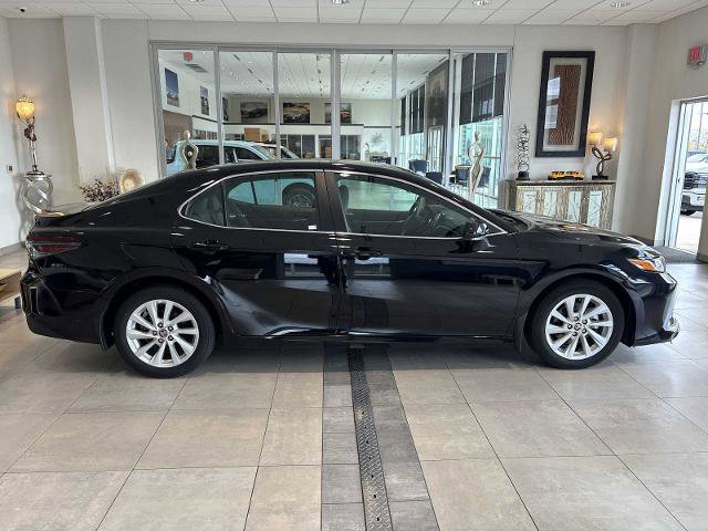 Used 2024 Toyota Camry LE AWD/4WD image 2