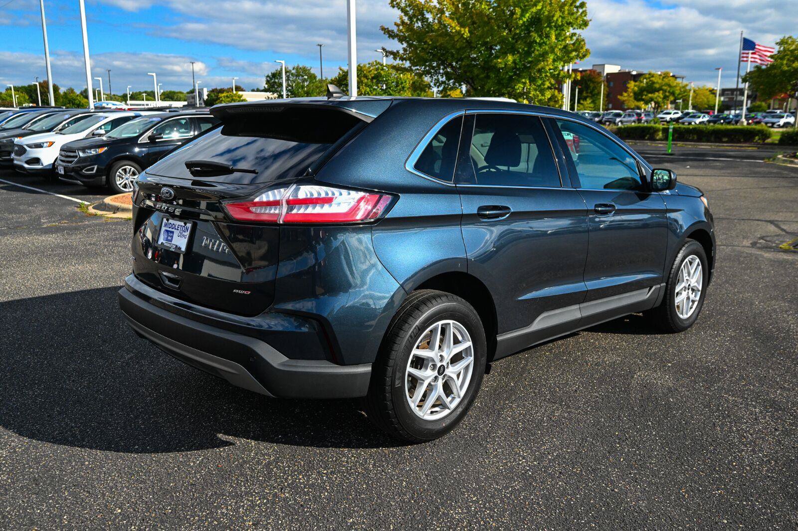 Certified 2024 Ford Edge SEL w/ Convenience Package AWD/4WD image 5