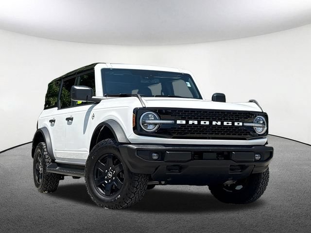 Certified 2025 Ford Bronco Outer Banks w/ Black Appearance Package AWD/4WD image 2