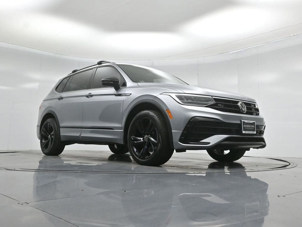 Used 2023 Volkswagen Tiguan SE R-Line FWD image 5