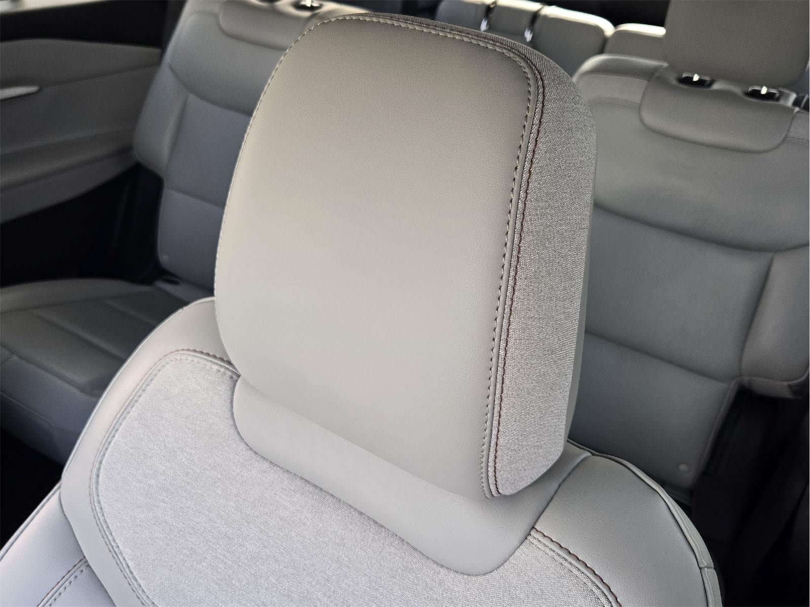 Certified 2025 Ford Explorer Active w/ Active Comfort Package RWD image 23