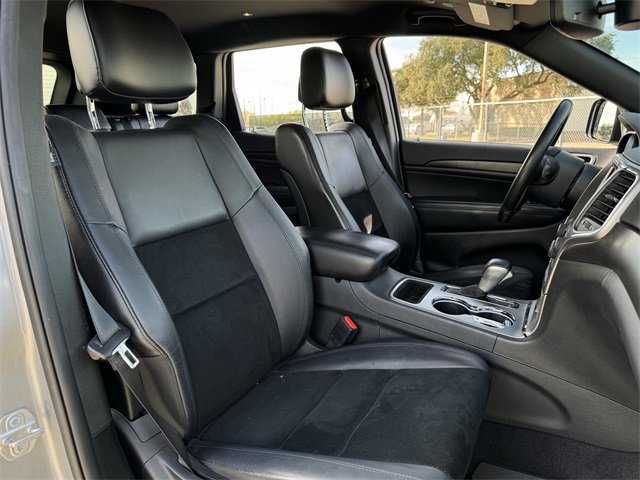 Used 2018 Jeep Grand Cherokee Altitude image 30