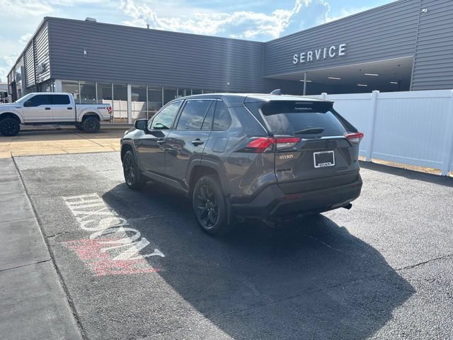 Used 2024 Toyota RAV4 LE FWD image 5