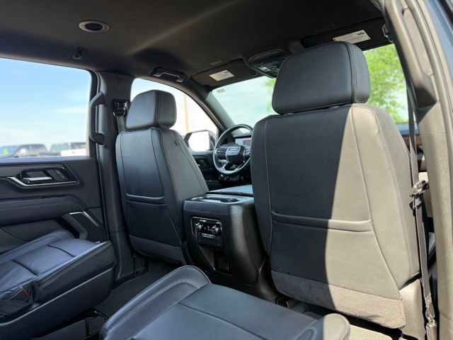 Used 2025 GMC Yukon XL Denali AWD/4WD image 21