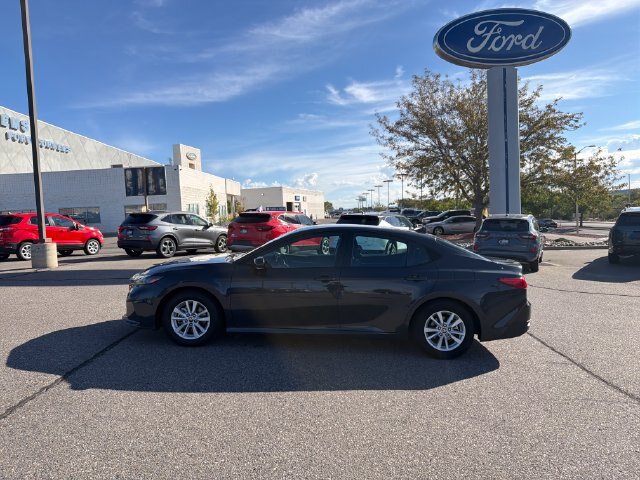 Used 2025 Toyota Camry LE FWD image 2